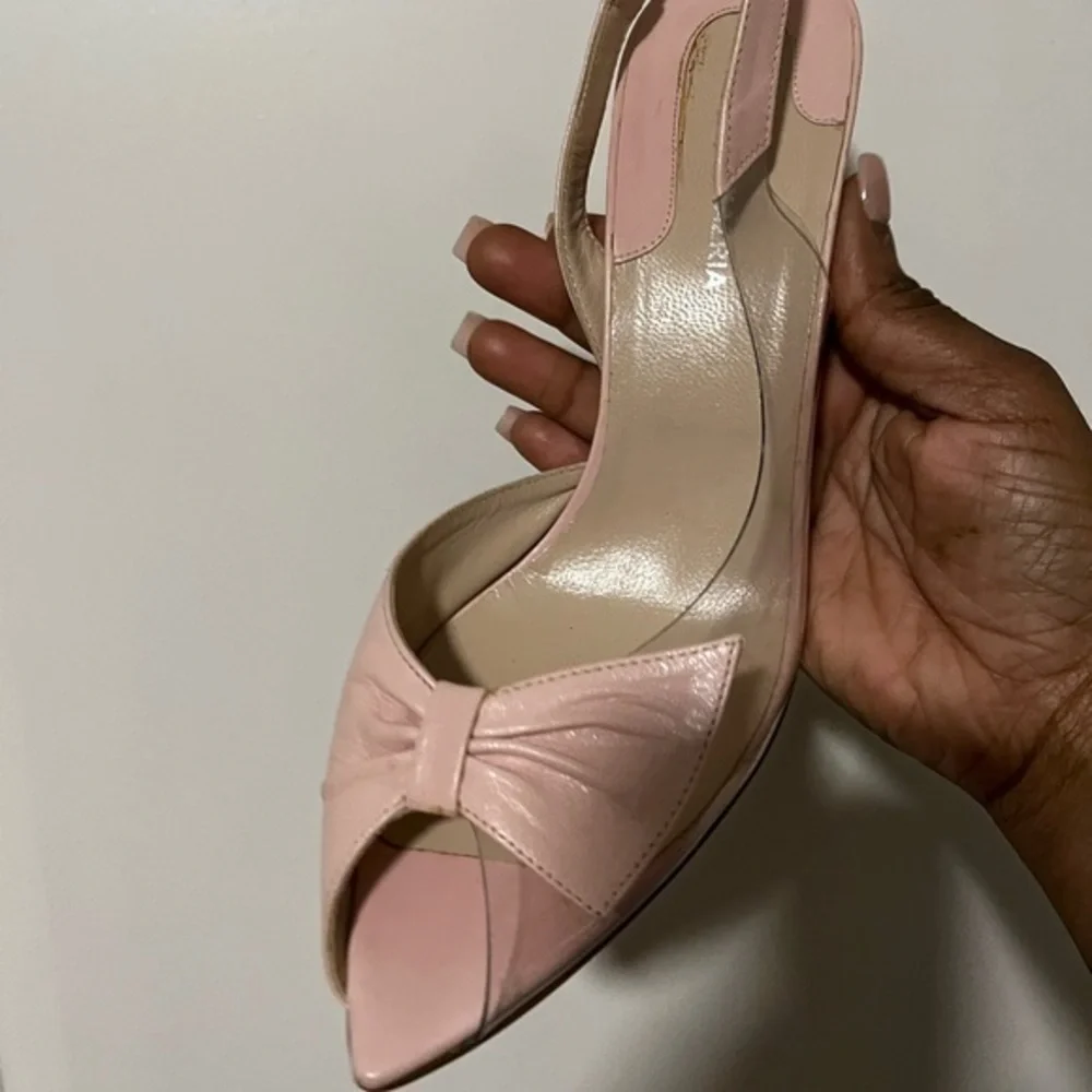 BCbG Maxazria light pink heel sandals leather upper
